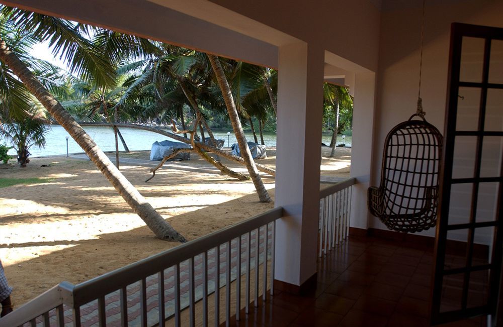 Beach And Lake Ayurvedic Resort, Ковалам Екстер'єр фото