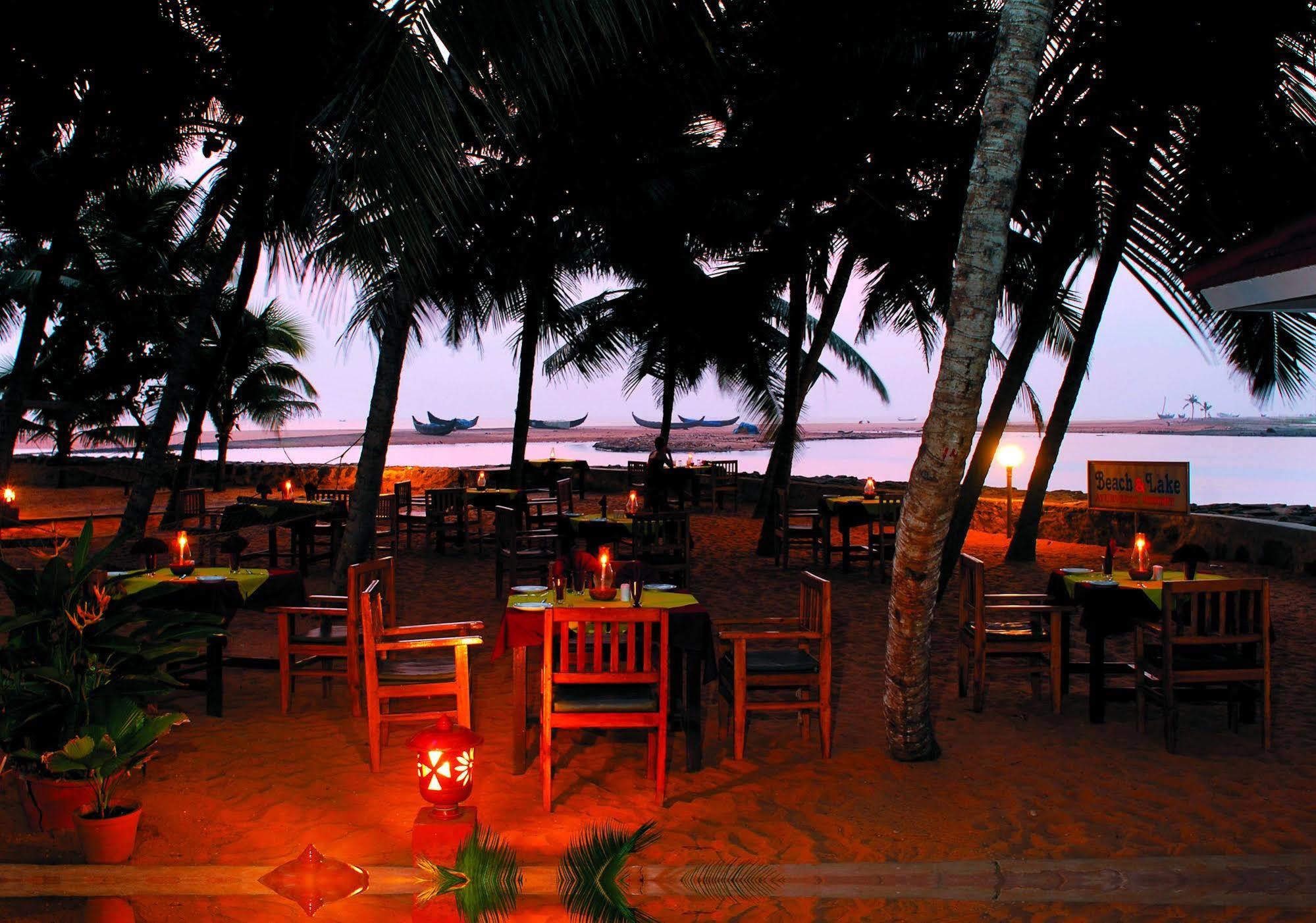 Beach And Lake Ayurvedic Resort, Ковалам Екстер'єр фото