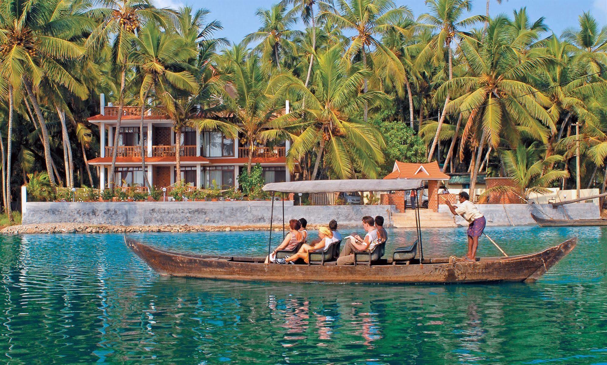 Beach And Lake Ayurvedic Resort, Ковалам Екстер'єр фото