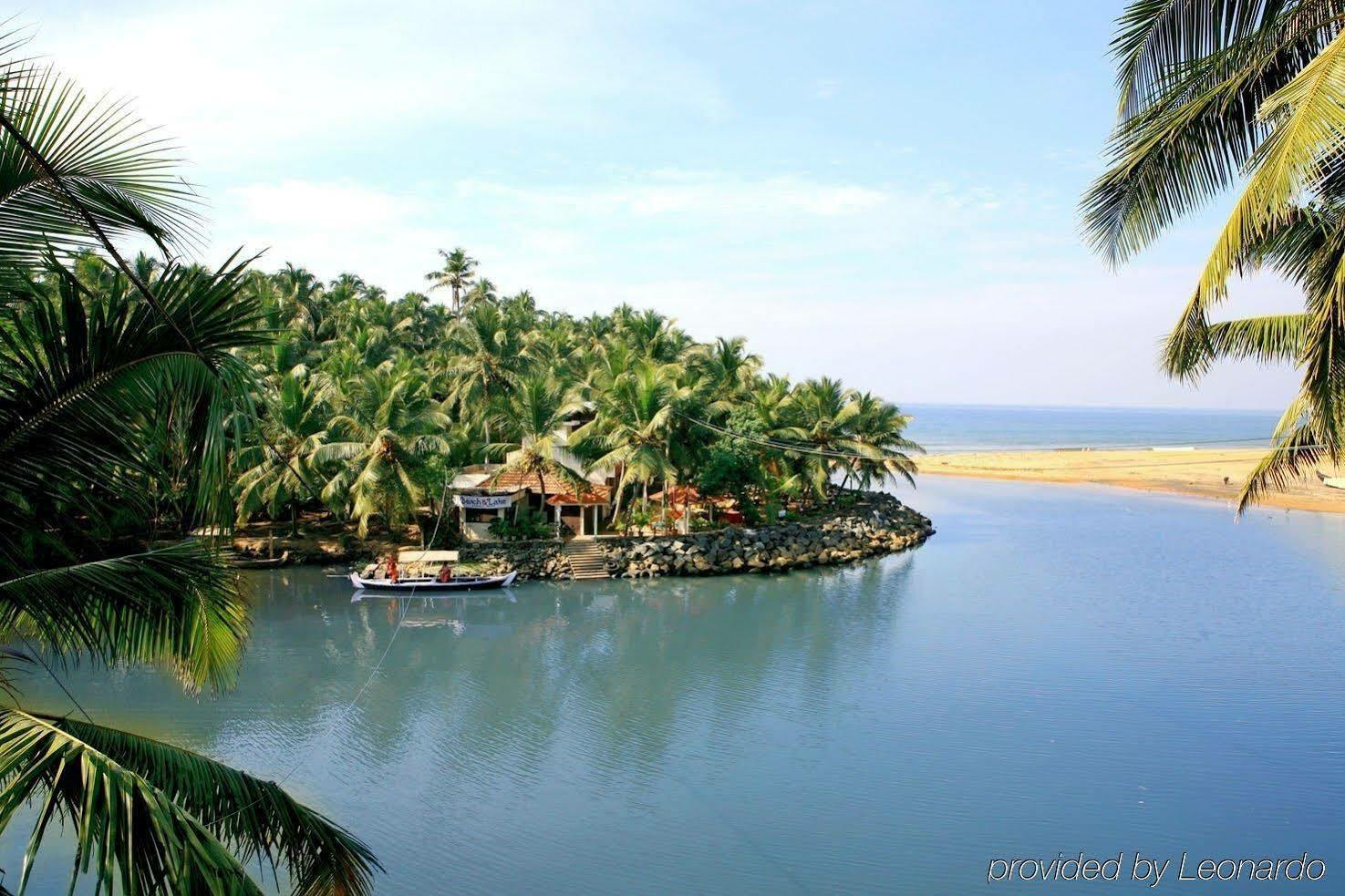 Beach And Lake Ayurvedic Resort, Ковалам Екстер'єр фото